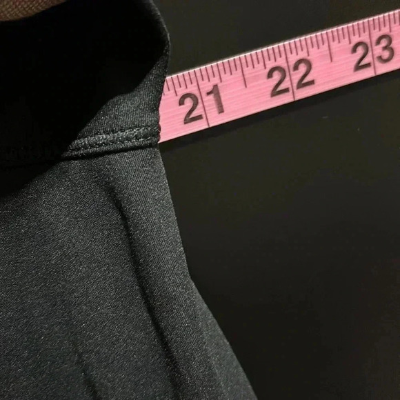 Fabletics Jacket,Hip pockets,thumb holes,hidden mesh back w/media pocket - Picture 14 of 15